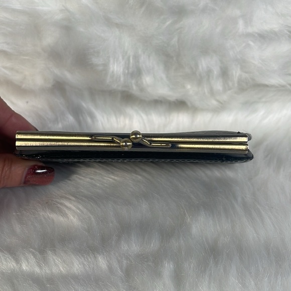 Vintage Banana Republic Leather kiss-lock card holder. - Picture 4 of 6